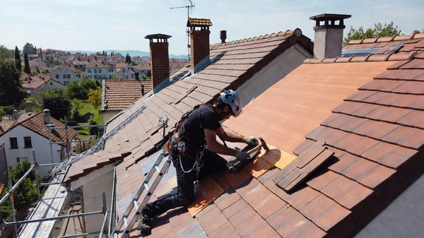 Couvreur Bourg-en-Bresse : rénovez et protégez votre toit